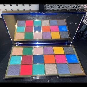 Makeup Revolution Eyeshadow Palette